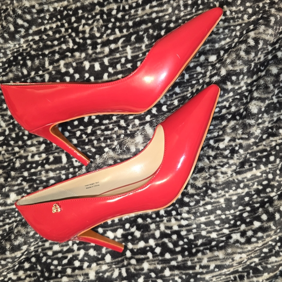 Red Women's Heels - Picture 3 of 6